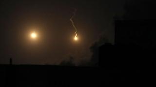 Izraelske snage izvele seriju intenzivnih zračnih napada istočno od Jabalije
