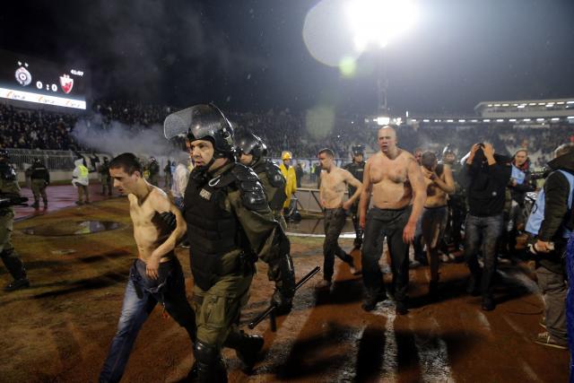 Novi detalji tučnjave navijača u Beogradu: Hrvat pobjegao sa VMA, 26 huligana zadržano u pritvoru