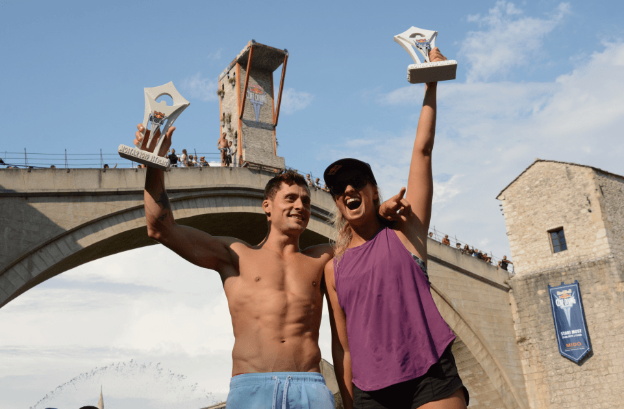 Popoviči i Ifland pobjednici "Red Bull Cliff Divinga" u Mostaru