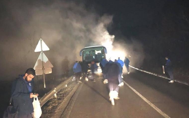 Drama na magistralnom putu: Zapalio se autobus u kojem su bili fudbaleri Radnika
