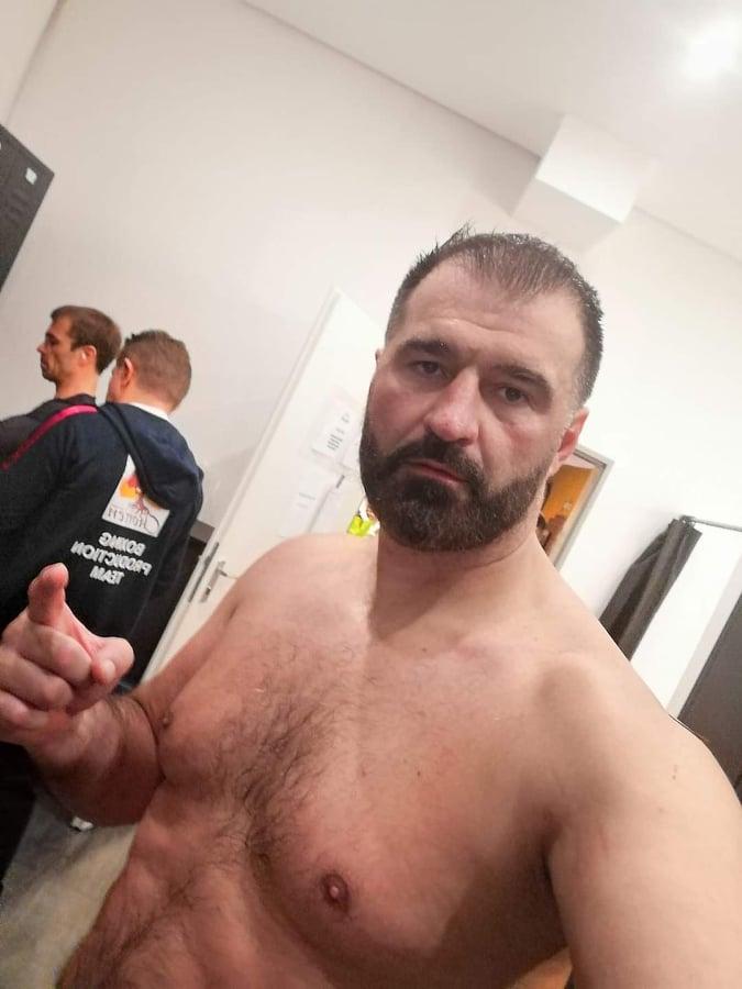 Adnan Redžović objavio oproštaj od boksa