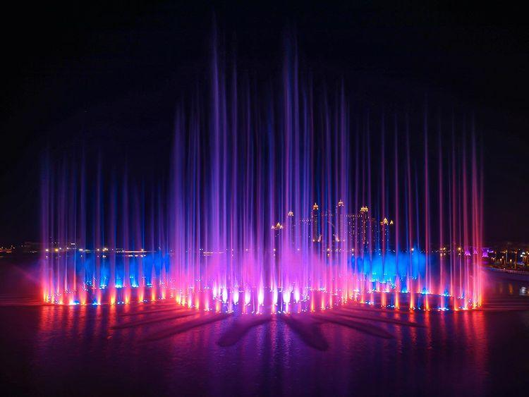 Uz spektakularni vatromet puštena u rad najveća fontana na svijetu
