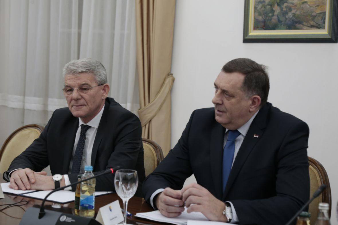 Džaferović i Dodik na Diplomatskom forumu u turskoj Antaliji