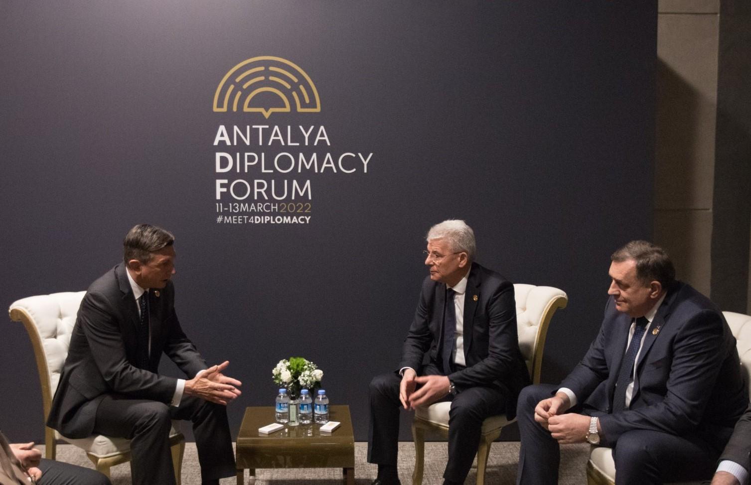 Džaferović i Dodik razgovarali sa Pahorom: Predsjednik Slovenije podržao evropsku perspektivu BiH