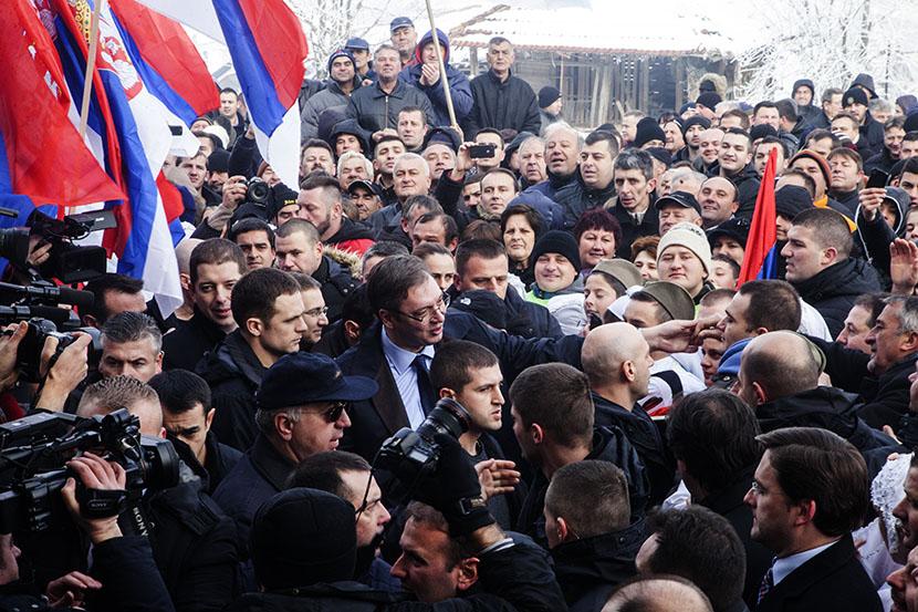 Vučić u Busijama: Srbija ne treba da uđe u NATO, ima svoju vojsku