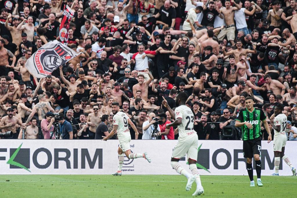 Stadion u Sasuolu je bio preplavljen navijačima Milana - Avaz