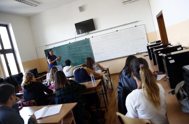 U Srbiji napadnut nastavnik na popravnom ispitu, roditelj nezadovoljan ocjenom
