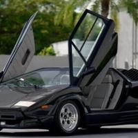 Prodaje se gotovo nevoženi Lamborghini Countach