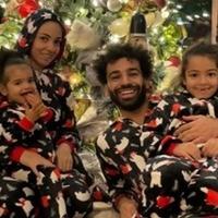 Salah dobio kritike nakon fotografije s jelkom i poruke za Božić