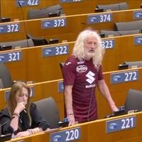Video / Irski političar izazvao skandal u evropskom parlamentu: "Sr**nje Juve, naprijed Toro"