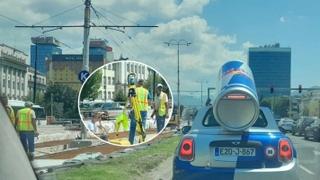 Lijepa scena sa ulica Sarajeva: Zaustavio automobil i podijelio piće radnicima koji rade na plus 30