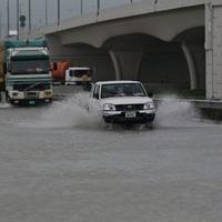 Poplave u Dubaiju odnijele 18 života, traga se za još desecima