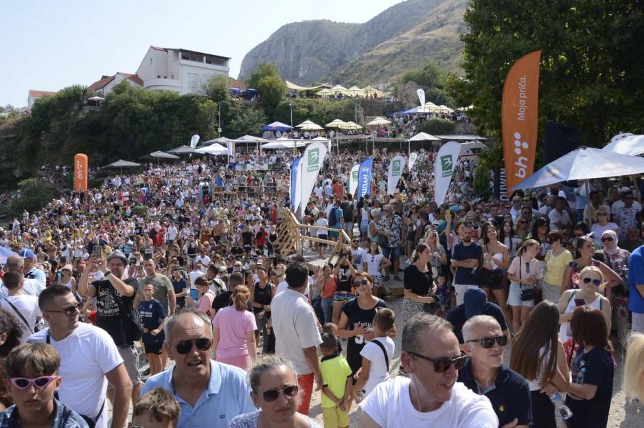 Veliki broj gostiju u Mostaru - Avaz