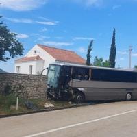 Putnica iz autobusa koji je udario u brdo za "Avaz": Odmarali smo se u Mostaru, svi smo zaspali, probudio nas je udar