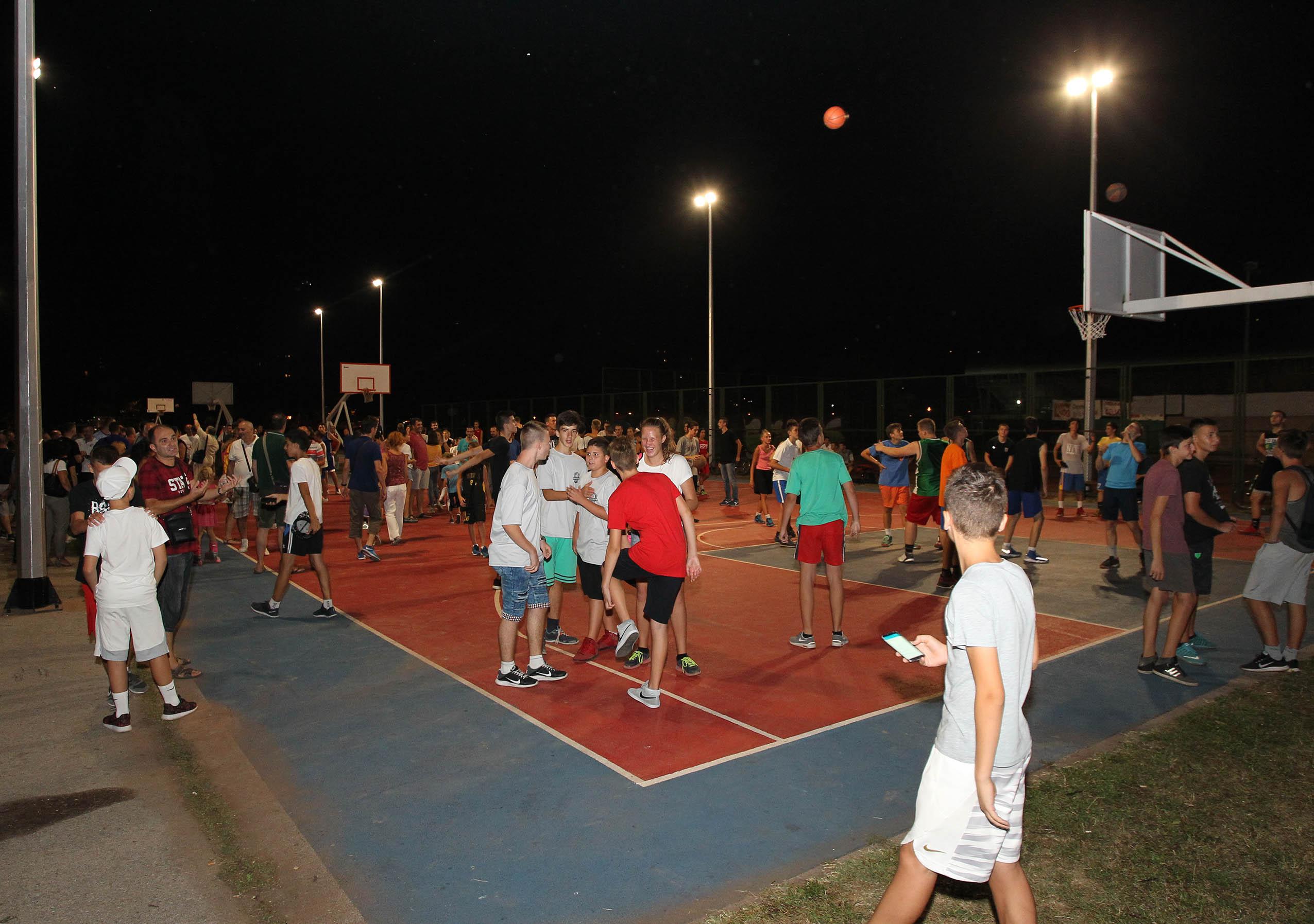 Košarkaška reprezentacija BiH svečano otvorila obnovljene terene za basket na Kamberovića polju