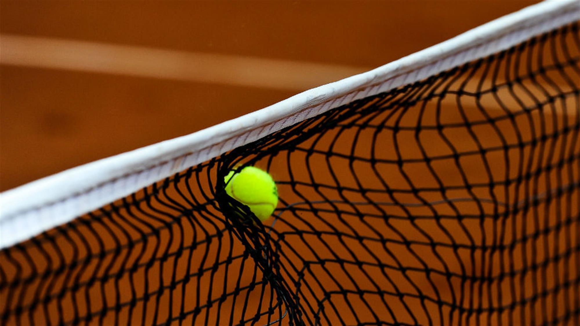 Prema novim pravilima, ovo je regularan poen u tenisu, mnogi igrači će se hvatati za glavu