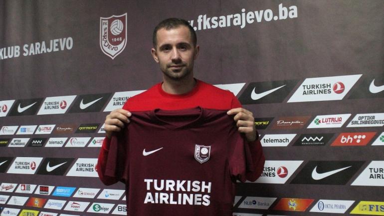 Halilović prilikom potpisa za FK Sarajevo ( FK Sarajevo) - Avaz