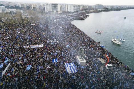 Učestvovali i sveštenici, socijalisti... : Protest u Solunu - "Makedonija je Grčka"