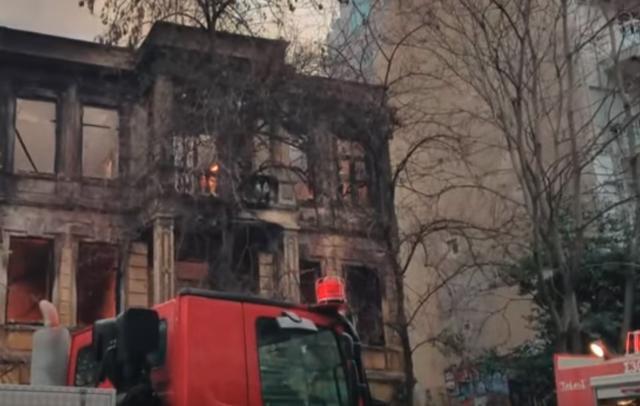 Desničari zapalili sjedište antifašista u Solunu