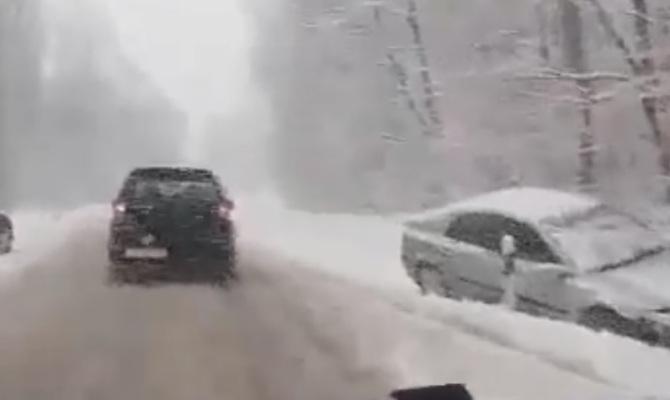 Snijeg u Hrvatskoj izazvao kolaps u saobraćaju