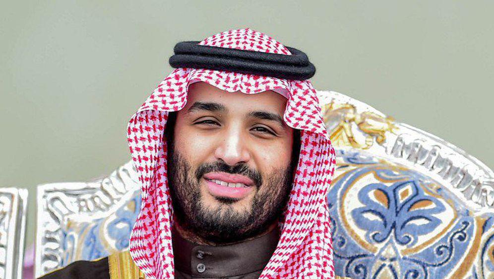 Moderni saudijski princ kaže da žene ne trebaju nositi crnu abaju