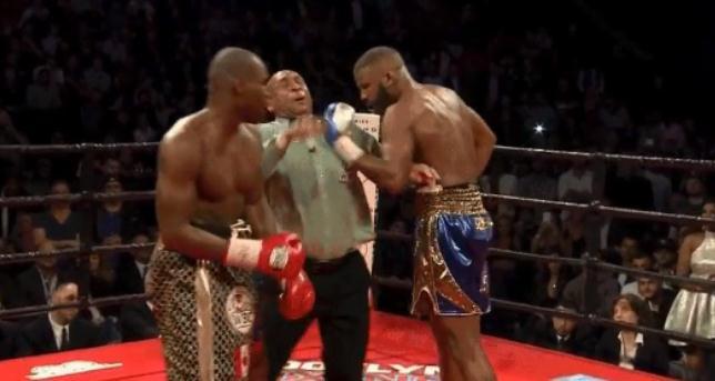 Nesvakidašnja situacija: Sudija dobio udarac u glavu u borbi za WBC titulu