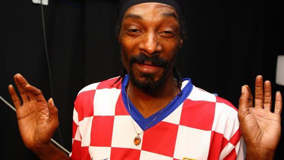Snoop Dogg u dresu Hrvatske navijao za "Vatrene" i time izazvao lavinu komentara na društvenim mrežama