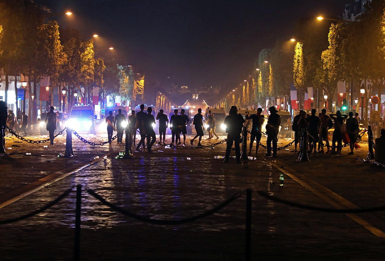 Neredi u Francuskoj, ima i mrtvih: Slavlje zbog titule se pretvorilo u haos na ulicama Pariza