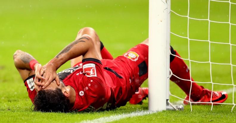 Užas na terenu: Reprezentativac Njemačke se srušio tokom meča, pa hitno prebačen u bolnicu