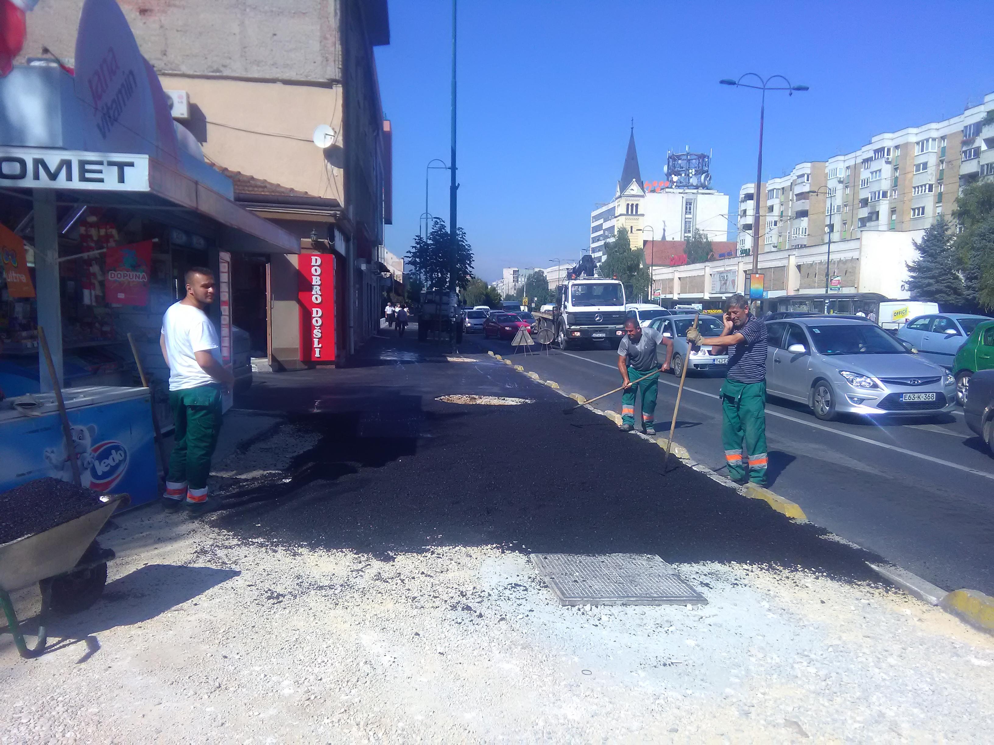Radovi na Socijalnom u Sarajevu: Radnici asfaltiraju stazu