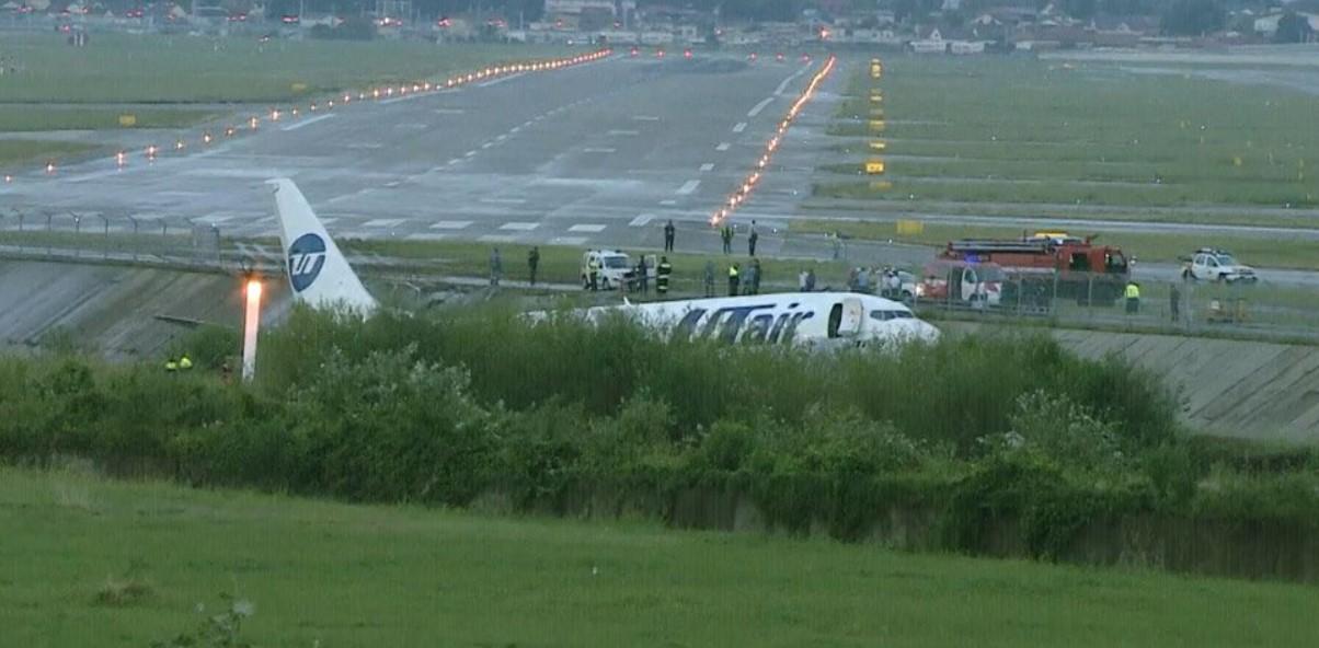 Avion, prilikom slijetanja u Soči, udario u ogradu i zapalio se, povrijeđeno najmanje 18 osoba