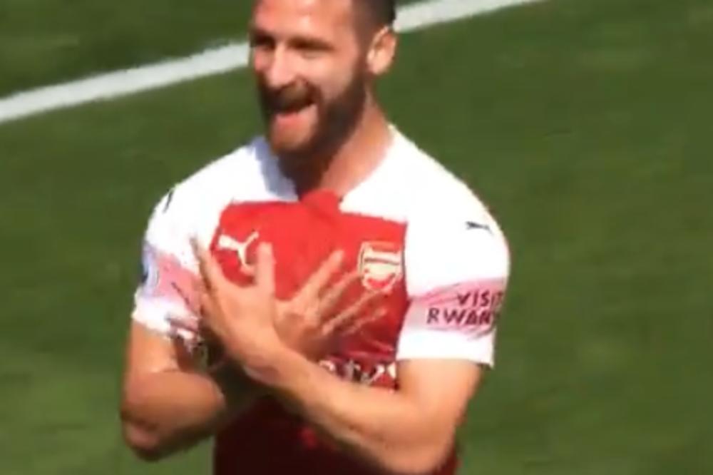 Fudbaler Arsenala Škodran Mustafi gol proslavio pokazivanjem albanskog dvoglavog orla