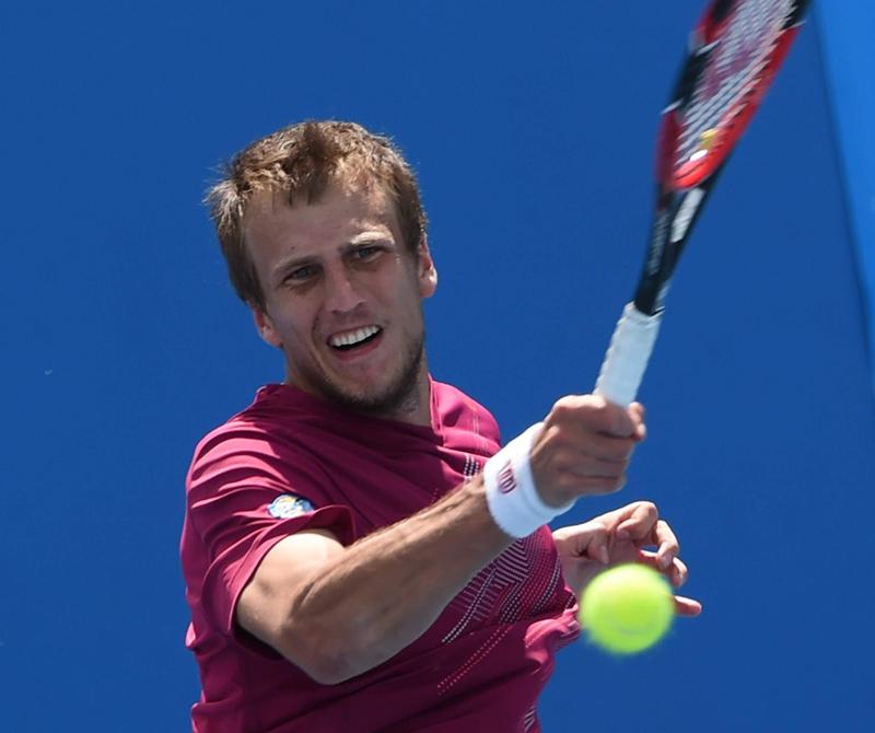 Mirza Bašić savladao Maleka Džazirija i plasirao se u drugo kolo ATP turnira u Moskvi