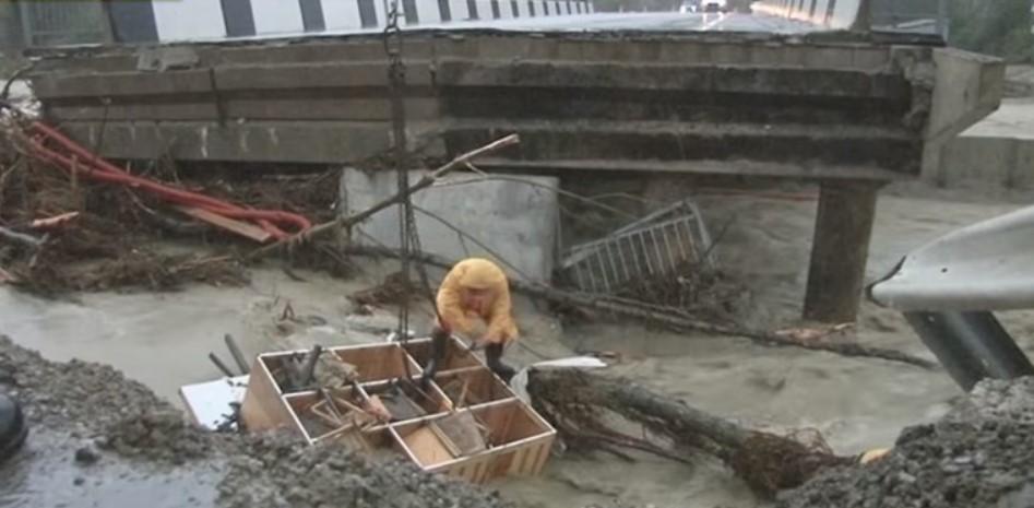Šest mrtvih u razornim poplavama u Rusiji