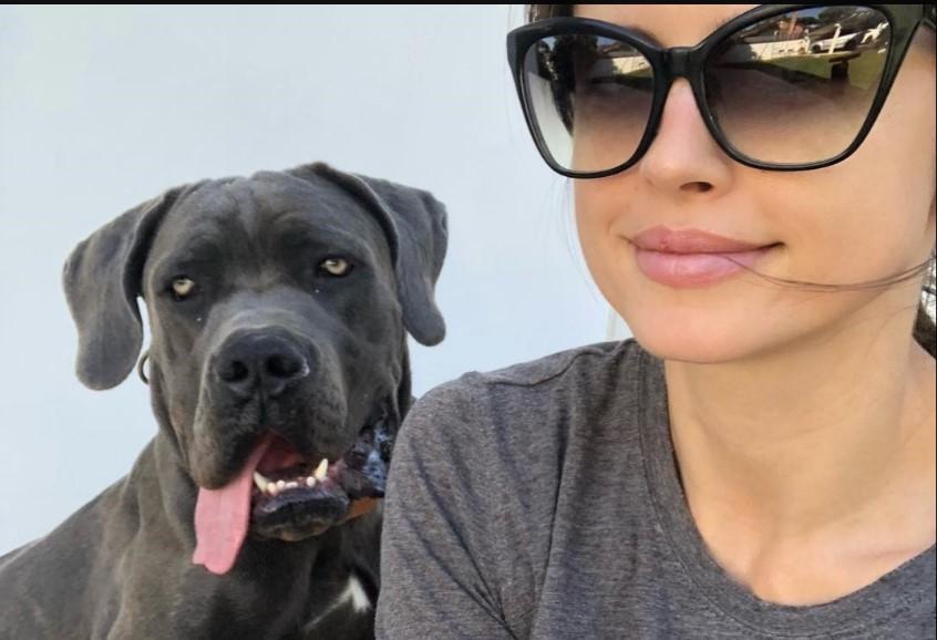 Amra rado objavljuje slike sa svojim psom - Avaz