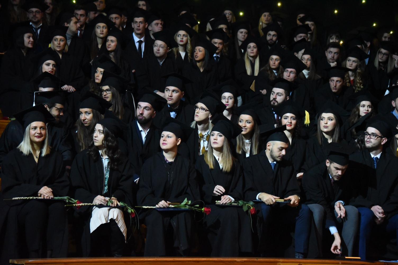 Promocija 5.246 diplomanata i magistranata u Zetri, bez studenata Medicinskog fakulteta