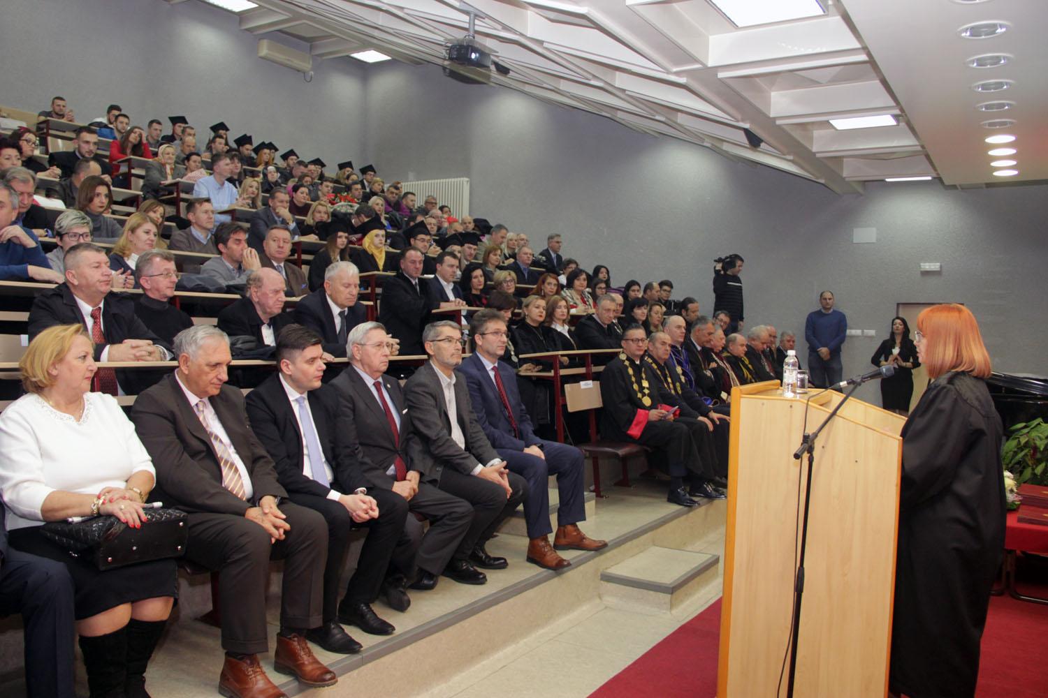 Na Univerzitetu u Tuzli održana svečana akademija