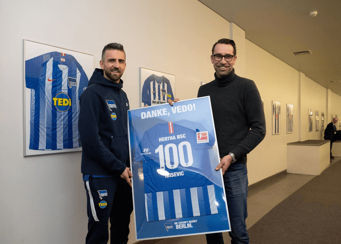 Herta uručila plaketu Ibiševiću nakon 100. nastupa za klub