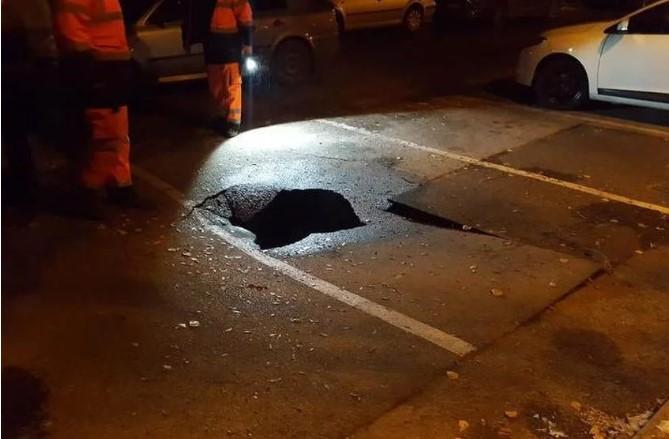 U Zagrebu se nasred ceste otvorila rupa, stanari šokirani