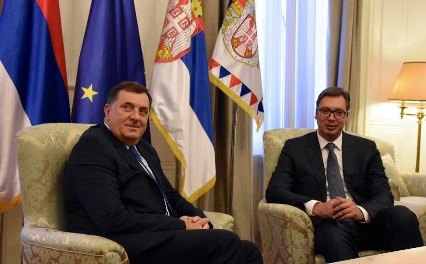 Dodik uputio zvanični poziv Vučiću da posjeti BiH
