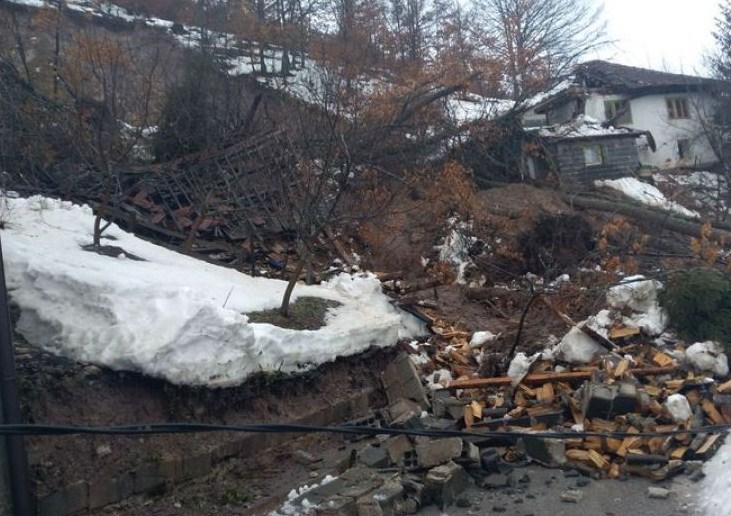 Pokrenulo se klizište na Borovoj Ravni: Srušena jedna kuća, mještani bez struje
