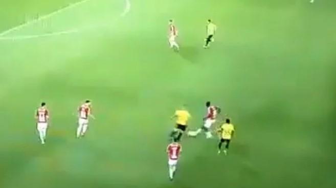 Crnogorac oduševio nogometni svijet: U samo nekoliko sekundi četvorici provukao loptu kroz noge