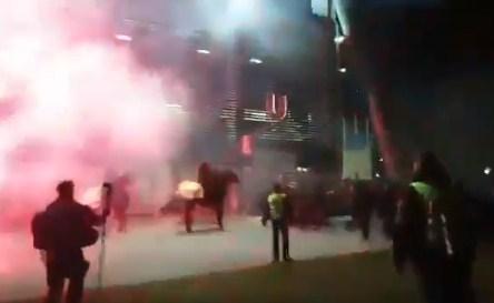 Sukob BBB-a i policije ispred stadiona, bačen i suzavac