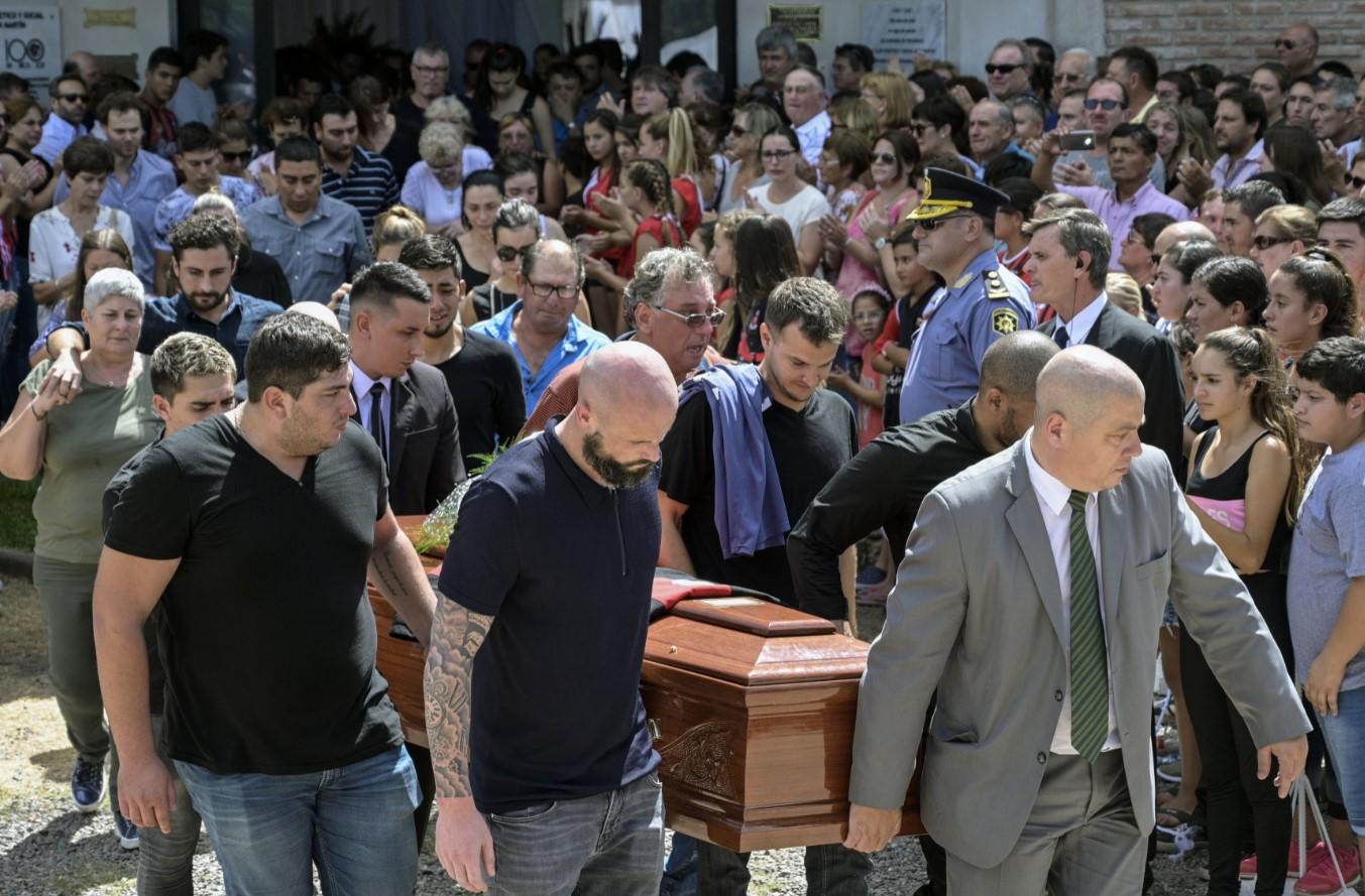 Argentina: Sala sahranjen u rodnom gradu - Avaz