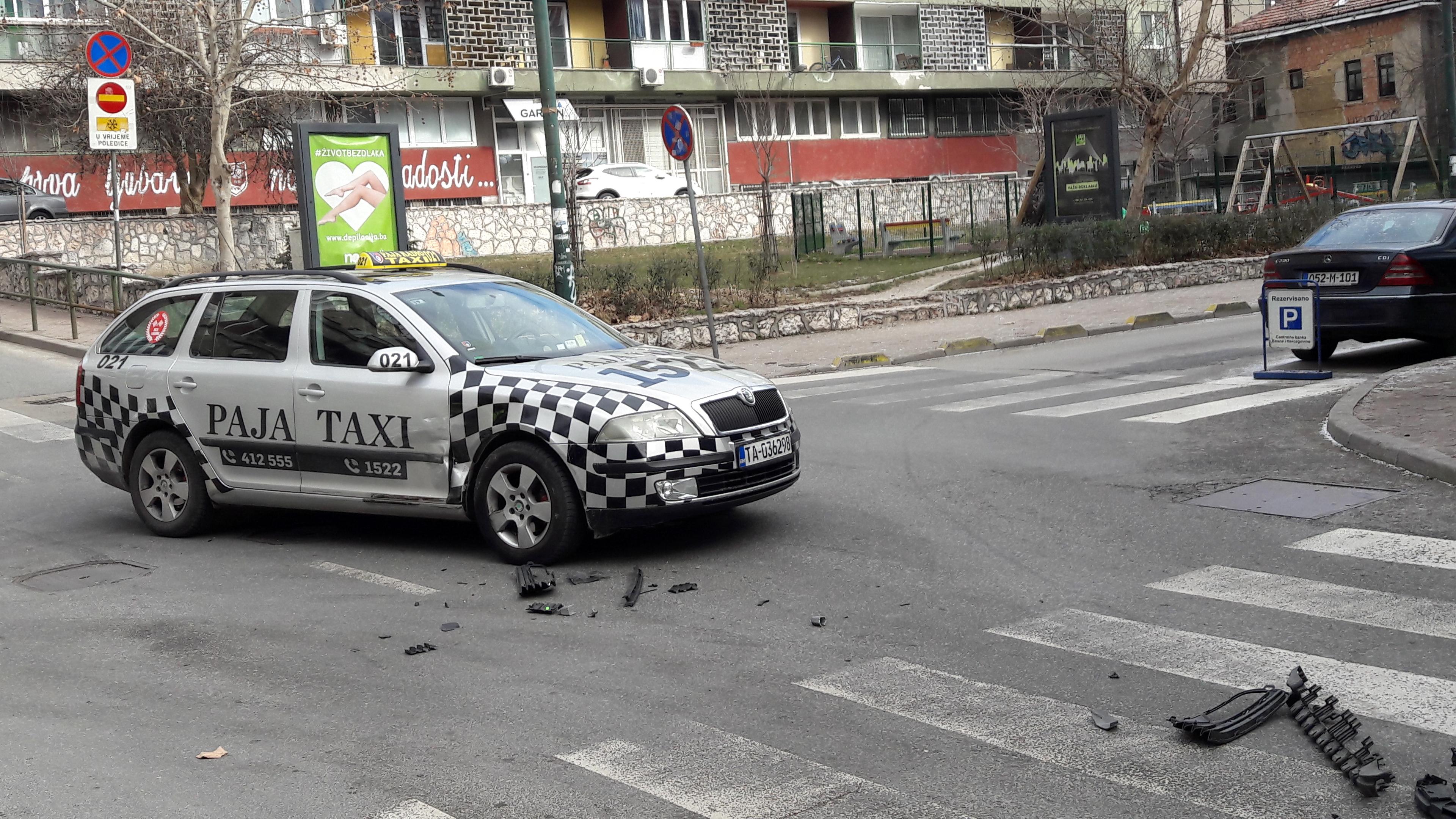 Sudar dva automobila u Dalmatinskoj - Avaz