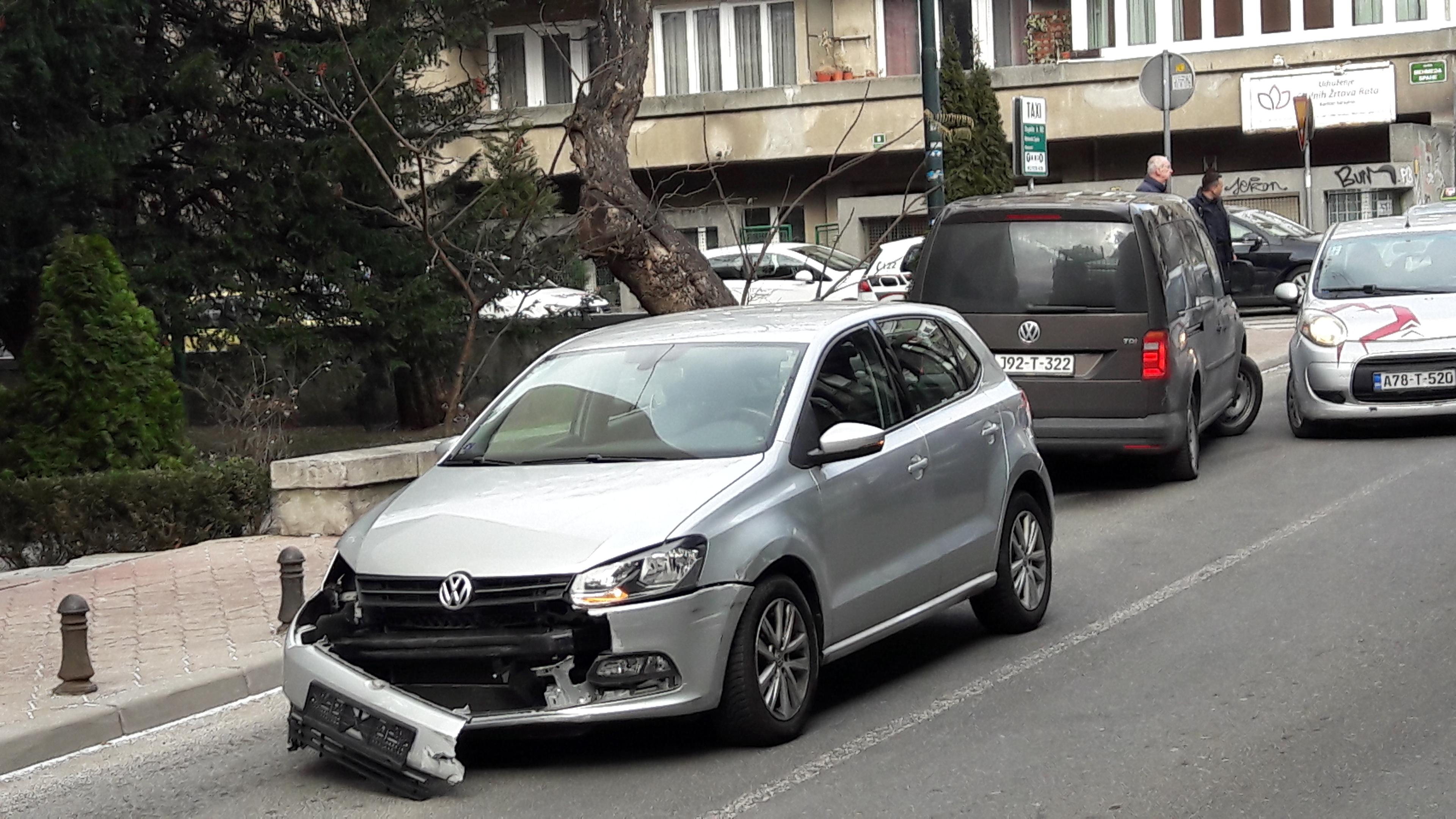 Sudar dva automobila u Dalmatinskoj