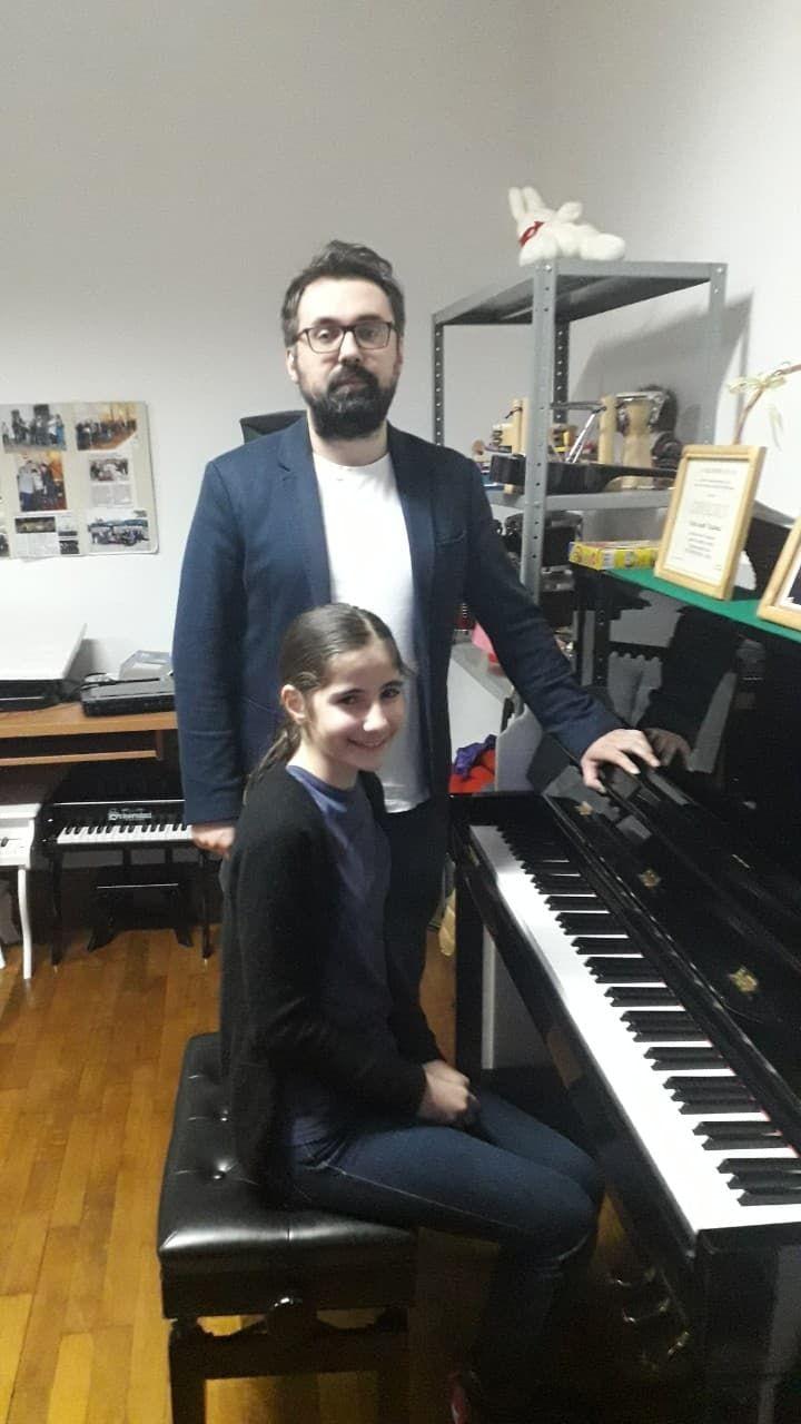 Ema je učenica drugog razreda klavira u klasi profesora Adisa Vuge - Avaz