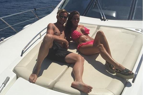 Rakitićeva supruga objavila fotografiju: Goli se brčkaju u džakuziju
