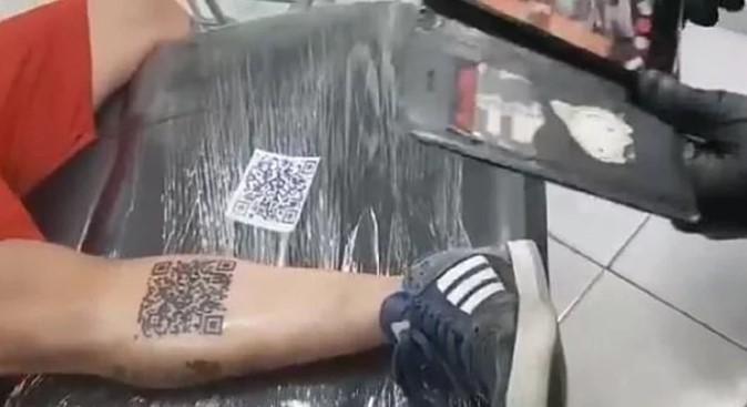 Navijač Rivera tetovirao kod za video pobjede nad Bokom, YouTube obrisao link