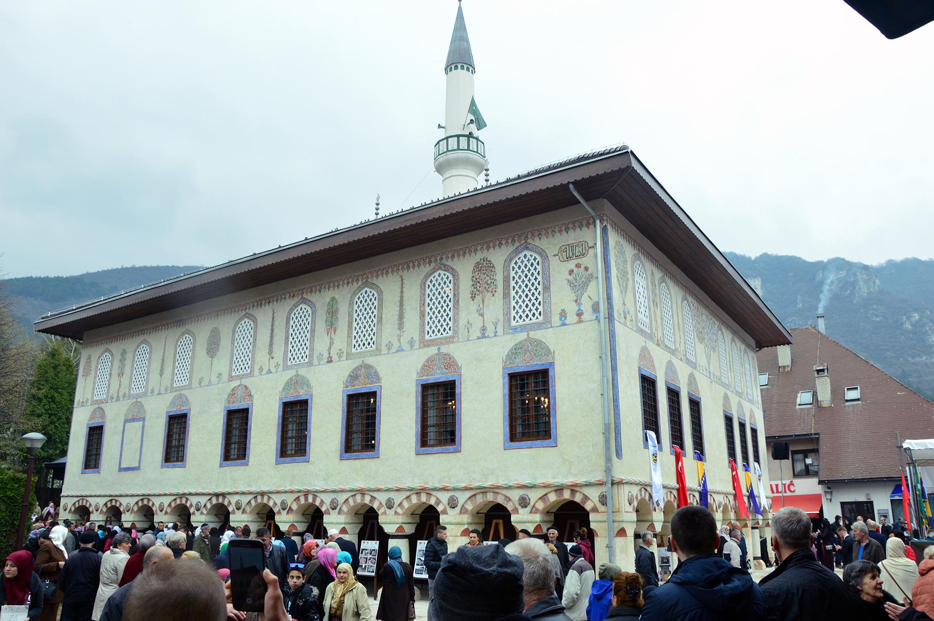 Hiljade vjernika uveličale otvorenje najpoznatije džamije u Travniku i srednjoj Bosni